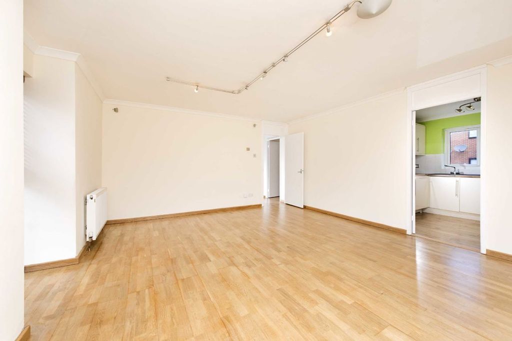 Property photo 3 of 8