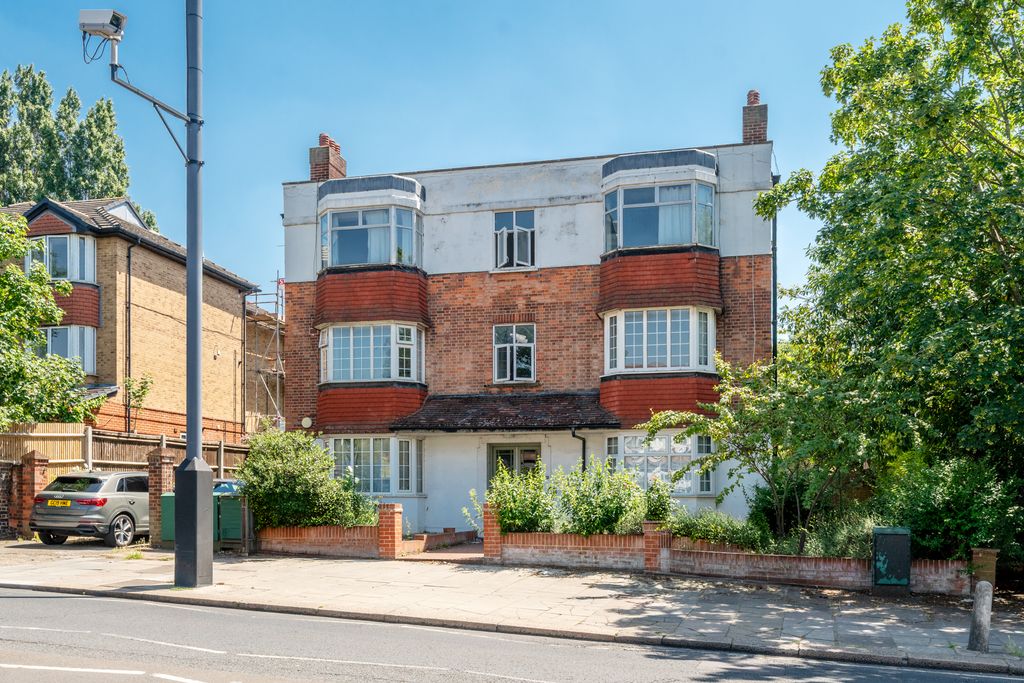 Property photo 1 of 11