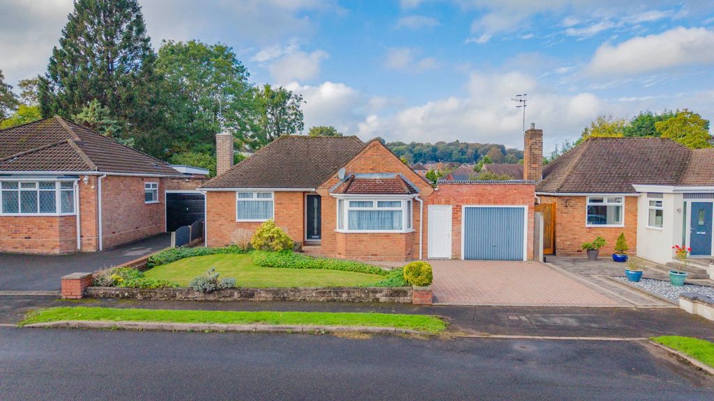 Property photo 2 of 37