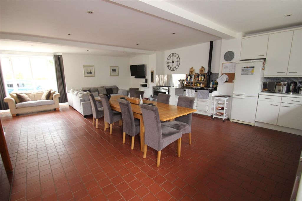 Property photo 2 of 10 Img_9993.Jpg