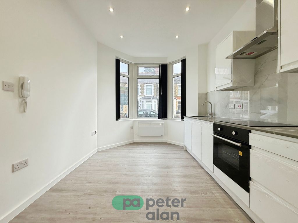 Property photo 3 of 9 Front