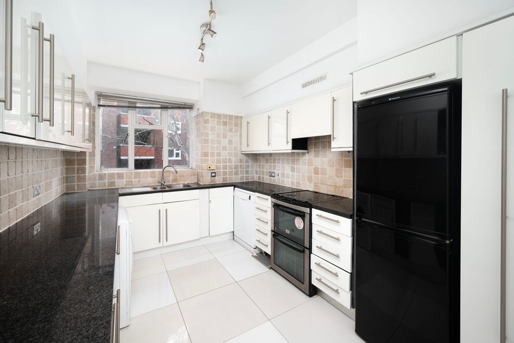 Property photo 3 of 15 Picture No. 30