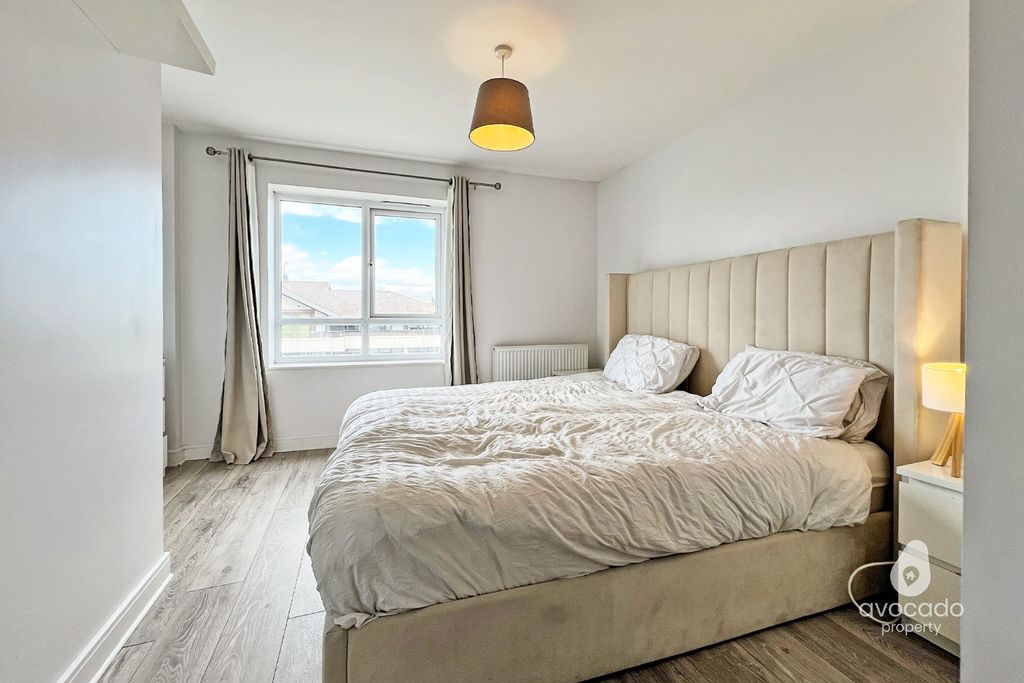 Property photo 2 of 13 4223924