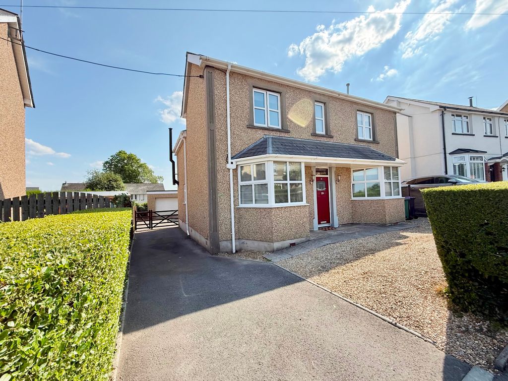 Property photo 1 of 39