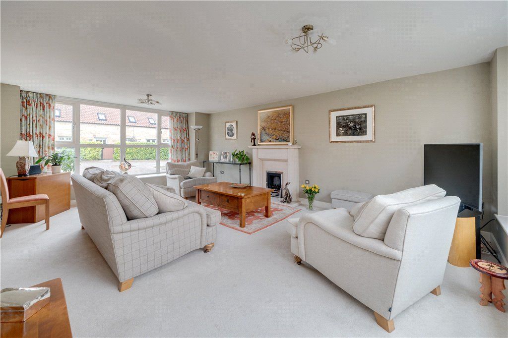 Property photo 2 of 25 Sitting Room