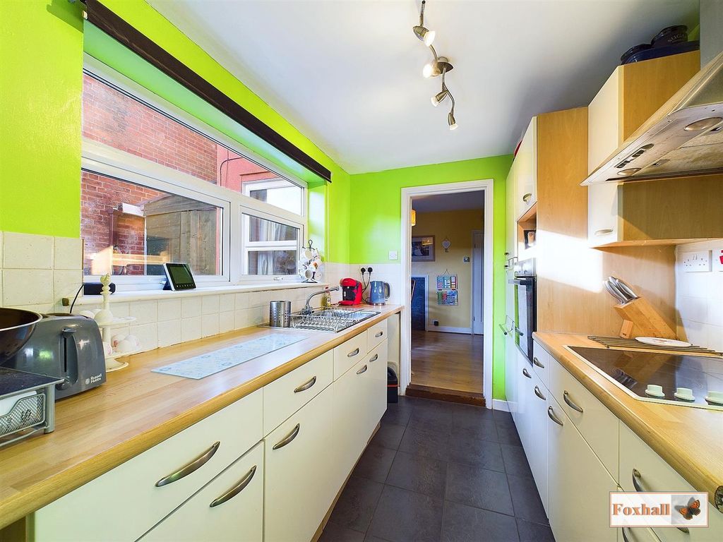 Property photo 2 of 15 Kitchen