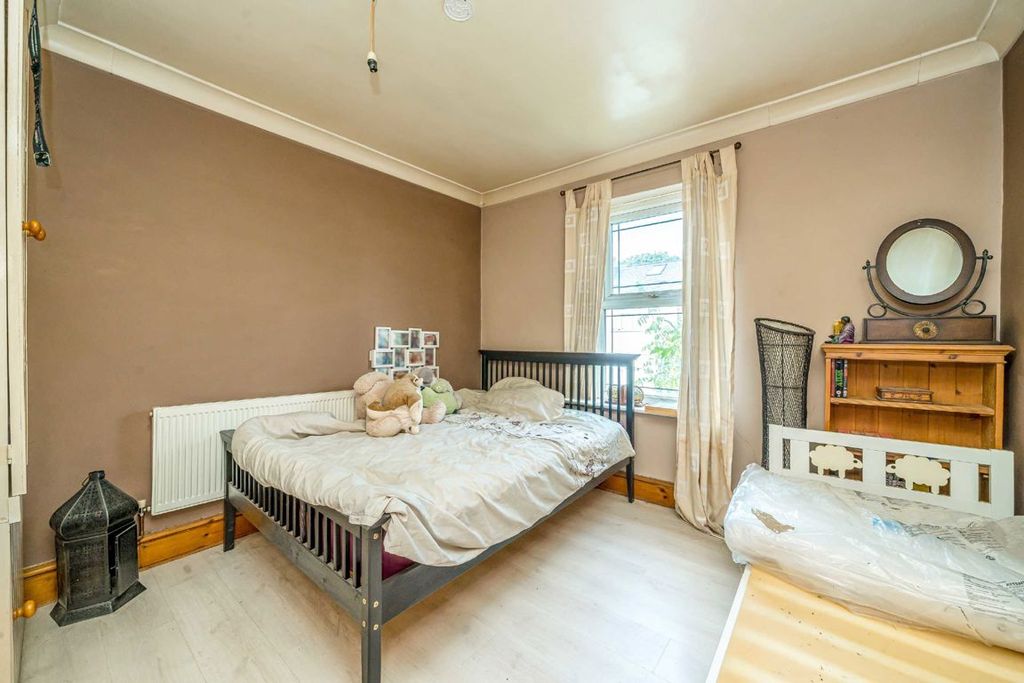 Property photo 3 of 4