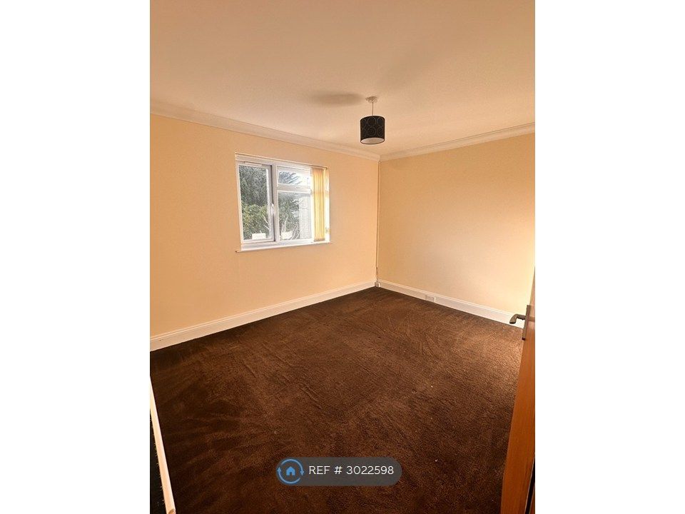 Property photo 3 of 8 Bedroom 1