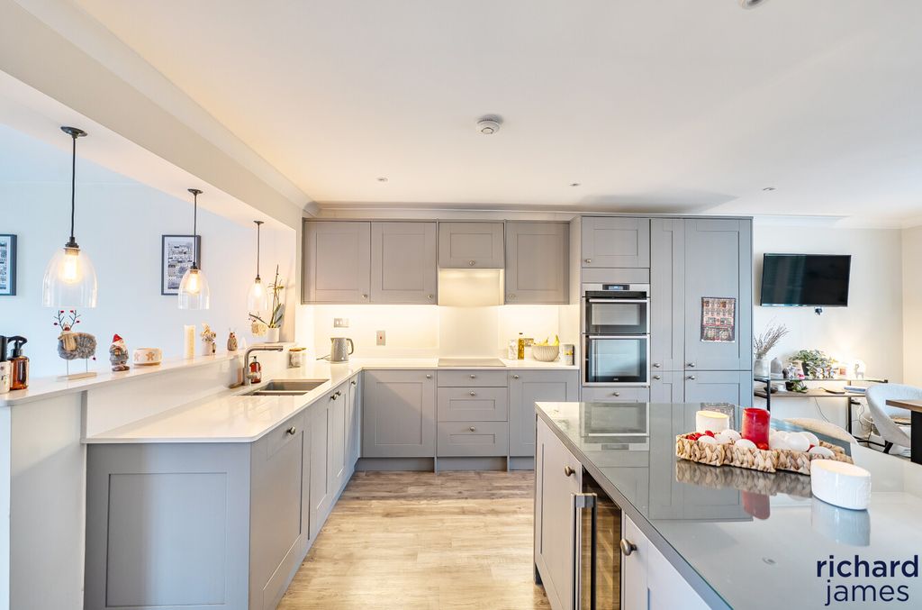 Property photo 3 of 19 4c512946d3E449A583388A71Abf701F4