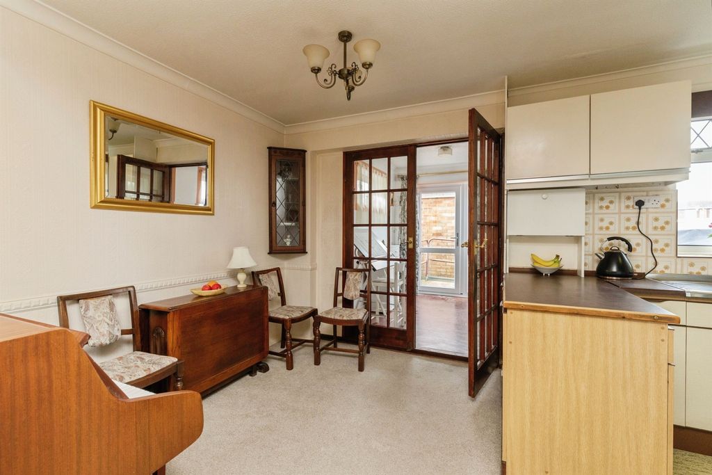 Property photo 3 of 20