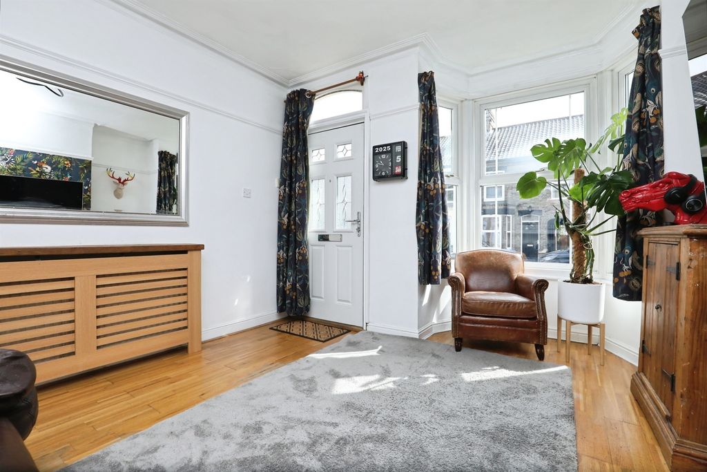 Property photo 3 of 18