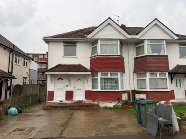 Property photo 1 of 8 Front