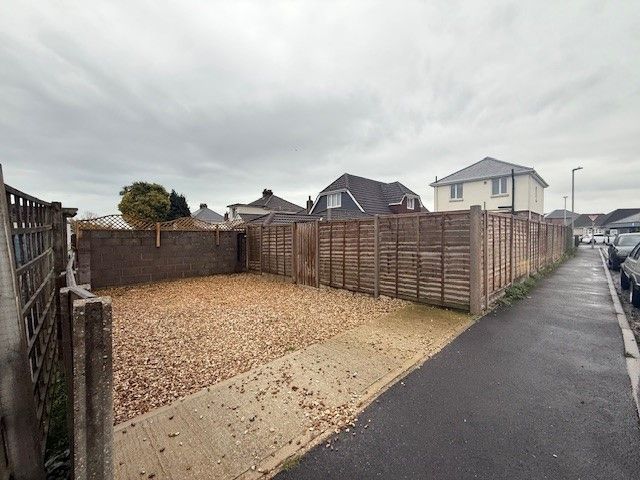 Property photo 2 of 11 Off Road Parking