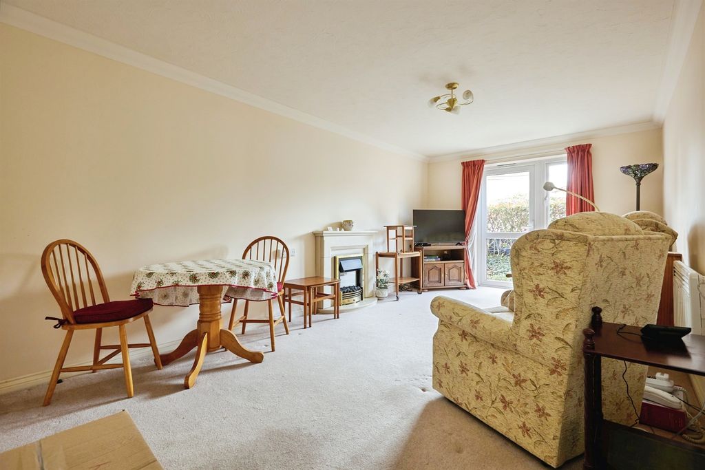 Property photo 2 of 10