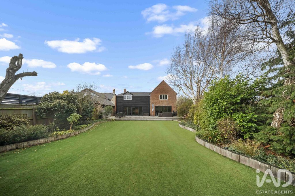 Property photo 2 of 41