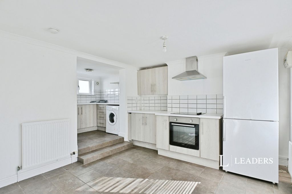 Property photo 3 of 14 Pbox-Img.Jpg