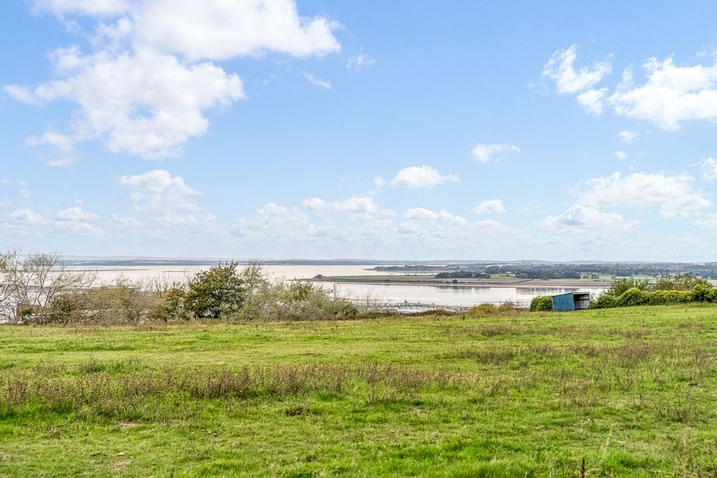 Property photo 2 of 27