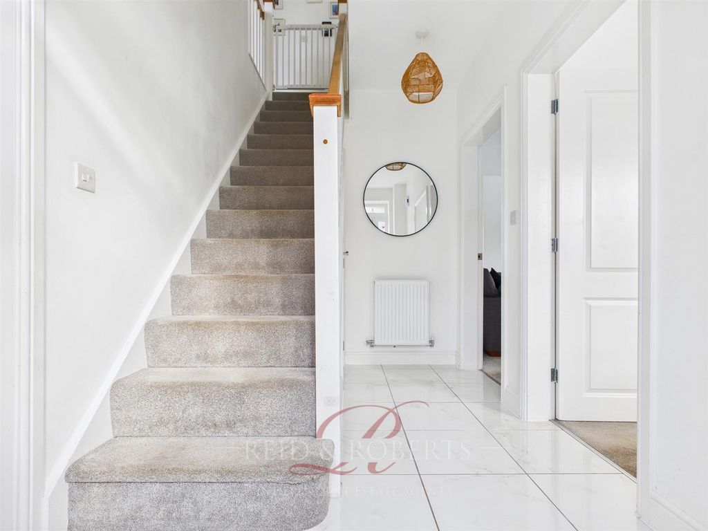 Property photo 2 of 19 Cam05148G0-Pr0079-Still042.Jpg