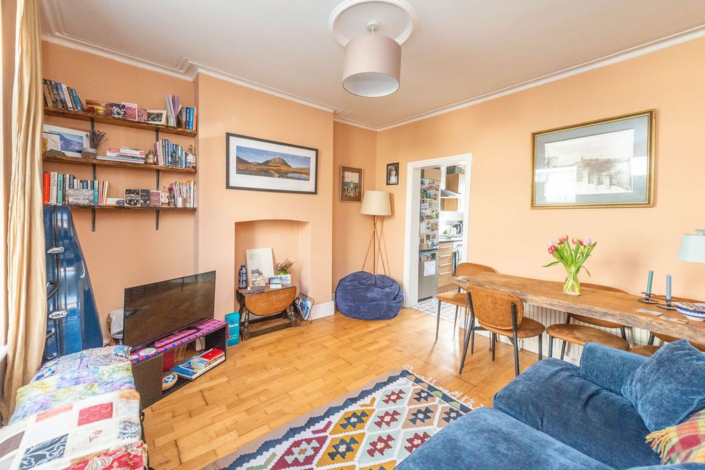 Property photo 3 of 14