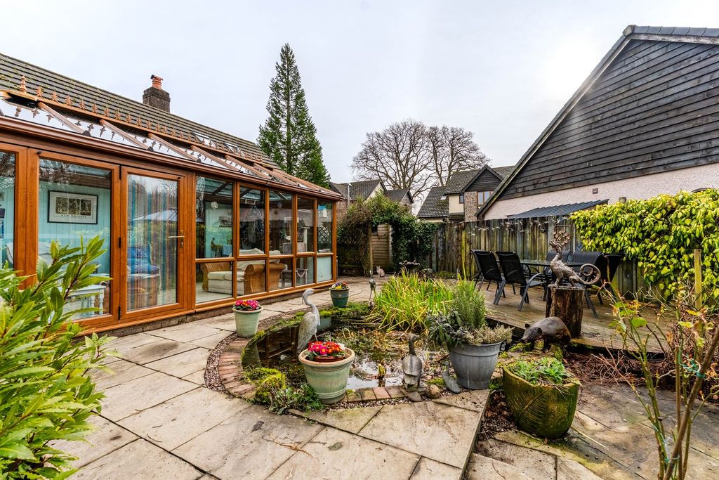 Property photo 2 of 59