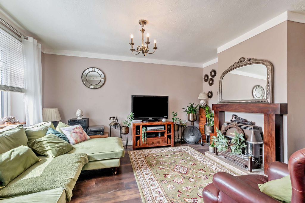 Property photo 3 of 13