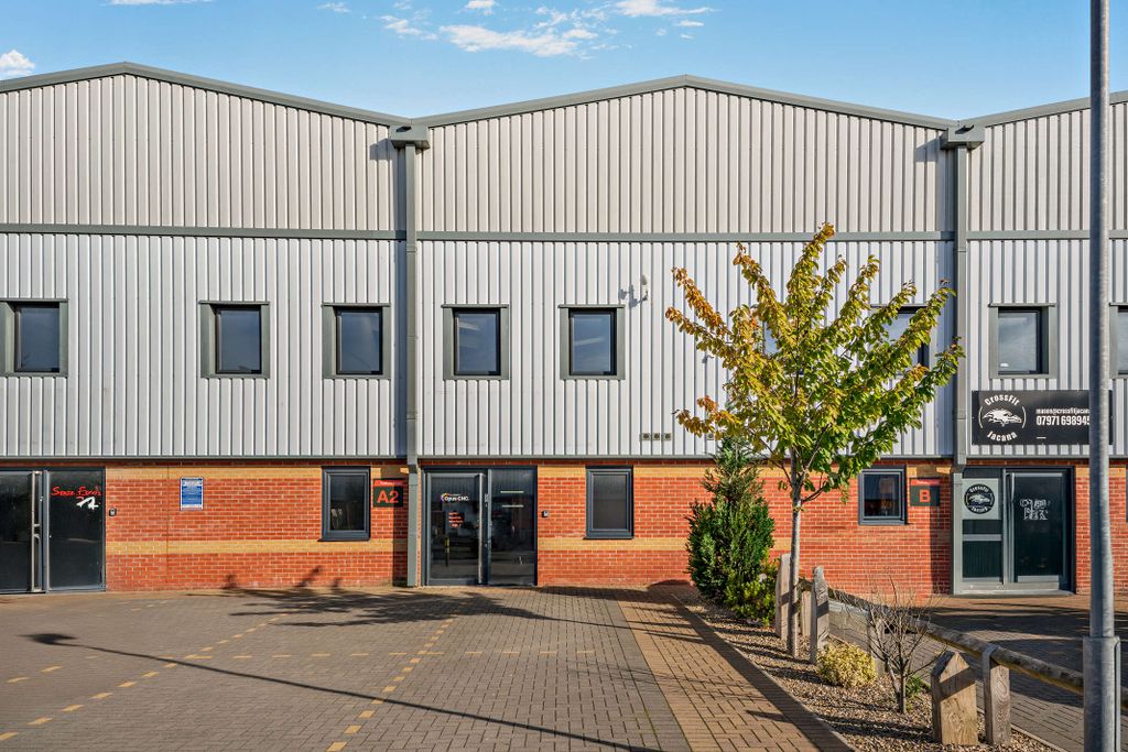 Property photo 2 of 19