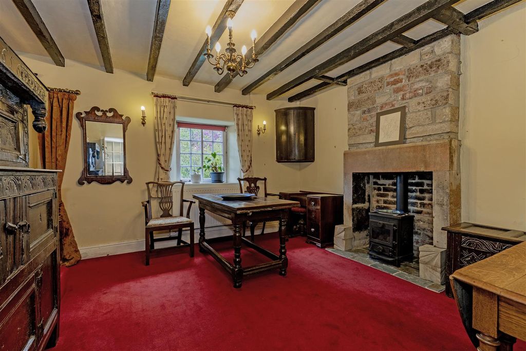 Property photo 3 of 18 Dining Room-1.Jpg