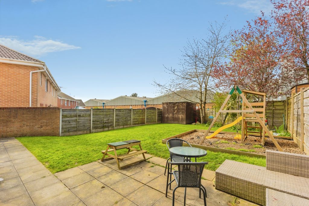 Property photo 3 of 15