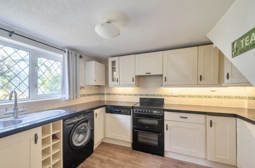 Property photo 2 of 16 Kitchen