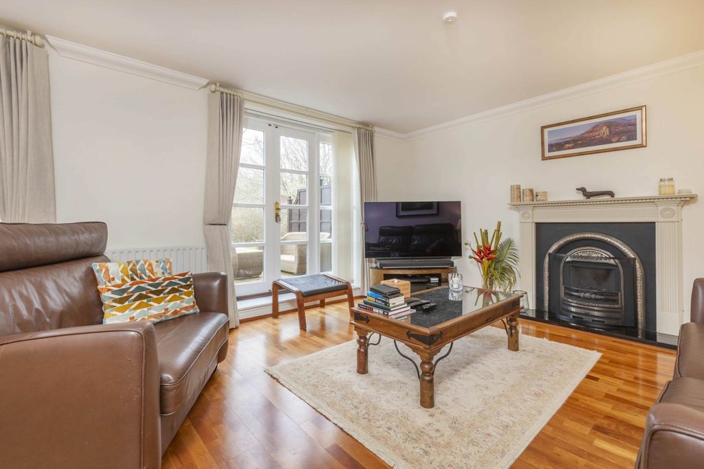 Property photo 2 of 26