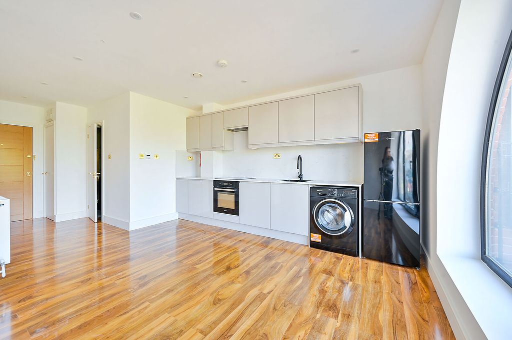 Property photo 1 of 6