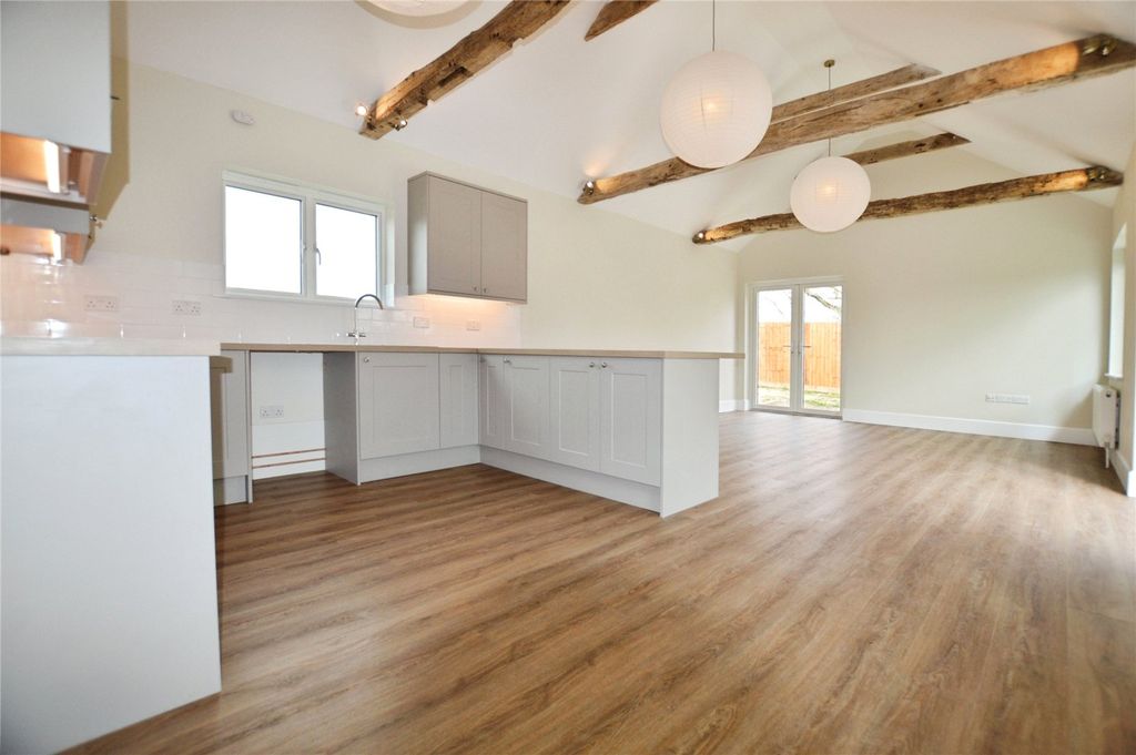 Property photo 3 of 13 Picture No. 15