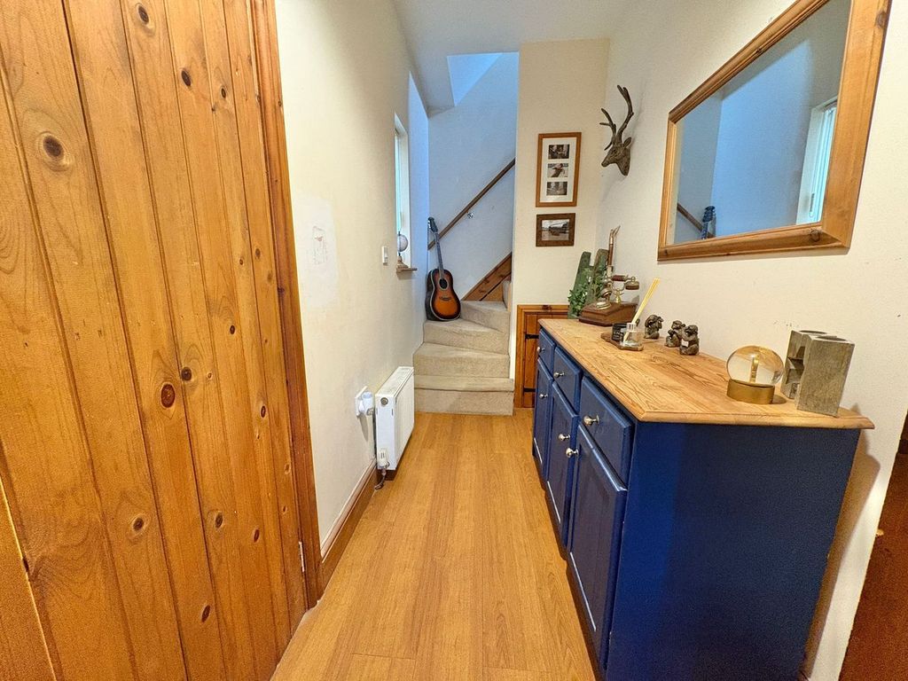 Property photo 3 of 25