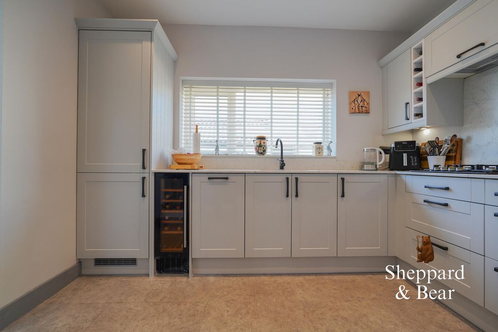 Property photo 3 of 43 Kitchen