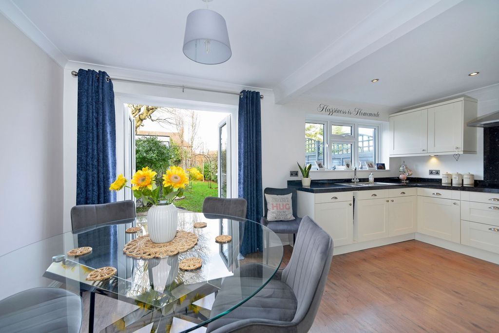 Property photo 3 of 14