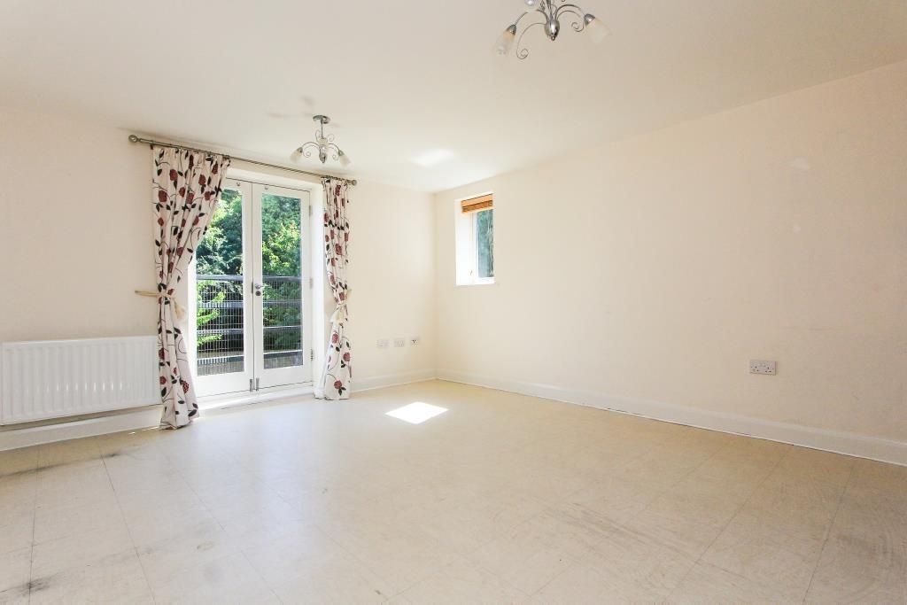 Property photo 2 of 11 Edward Vinson Drive, Faversham