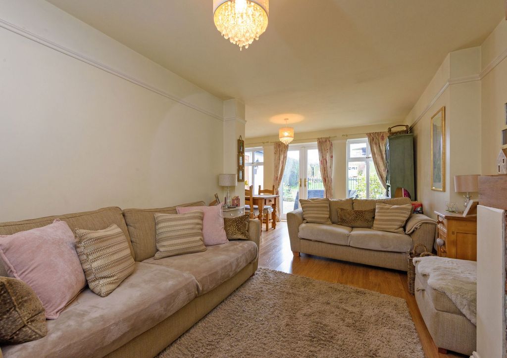 Property photo 3 of 23