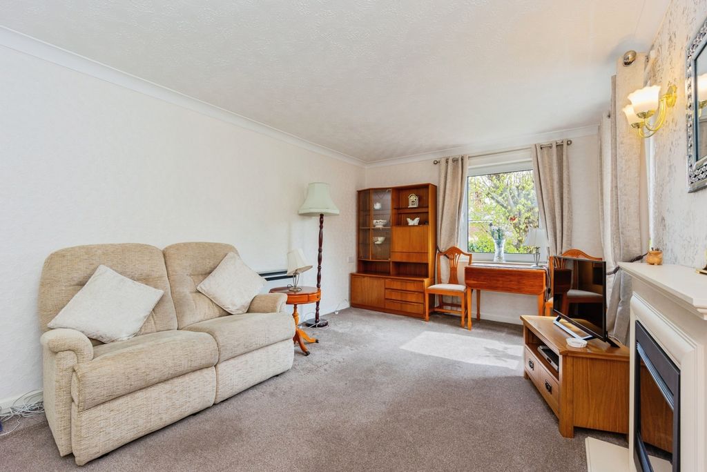 Property photo 3 of 17 Photo
