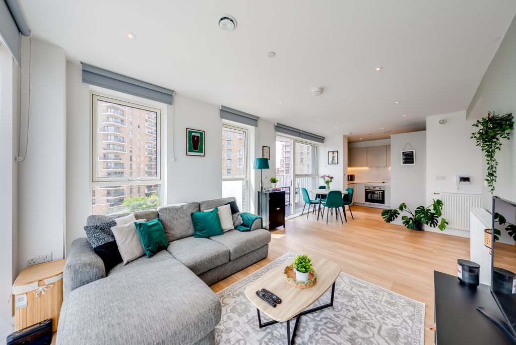 Property photo 1 of 32 A7S06411Hdr