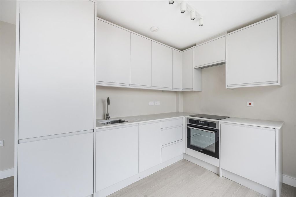 Property photo 3 of 9 1332507-6-688B4cd4E60ce.Jpg