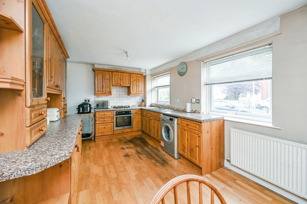 Property photo 2 of 15 Pbox-Img.Jpg