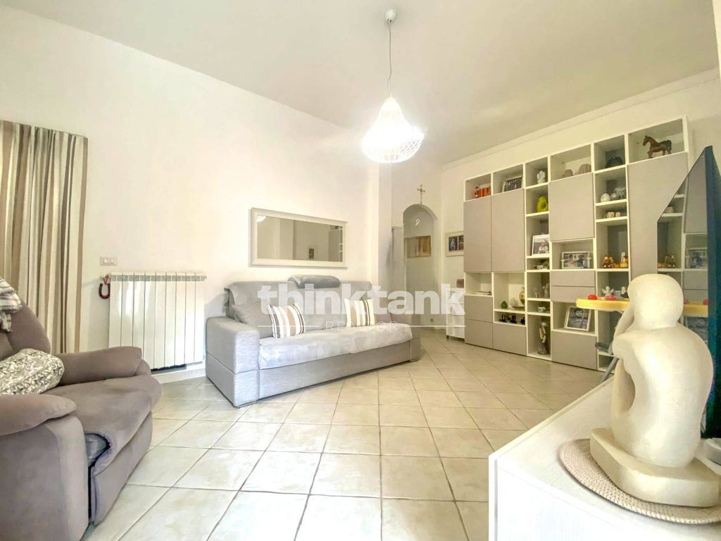 Property photo 1 of 28