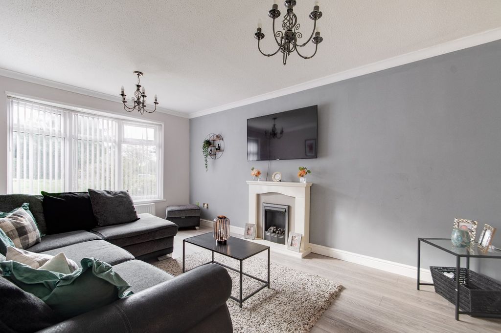 Property photo 2 of 21 Picture No. 16