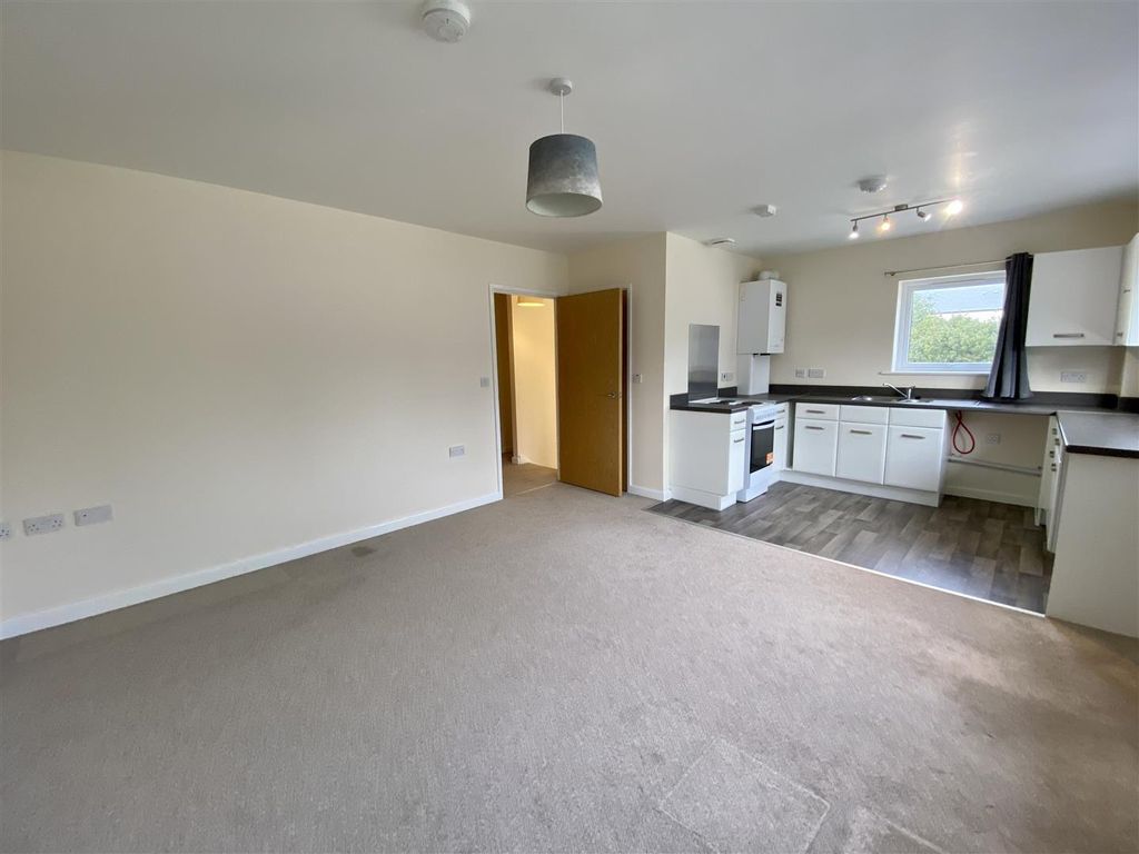 Property photo 2 of 16 Living Room