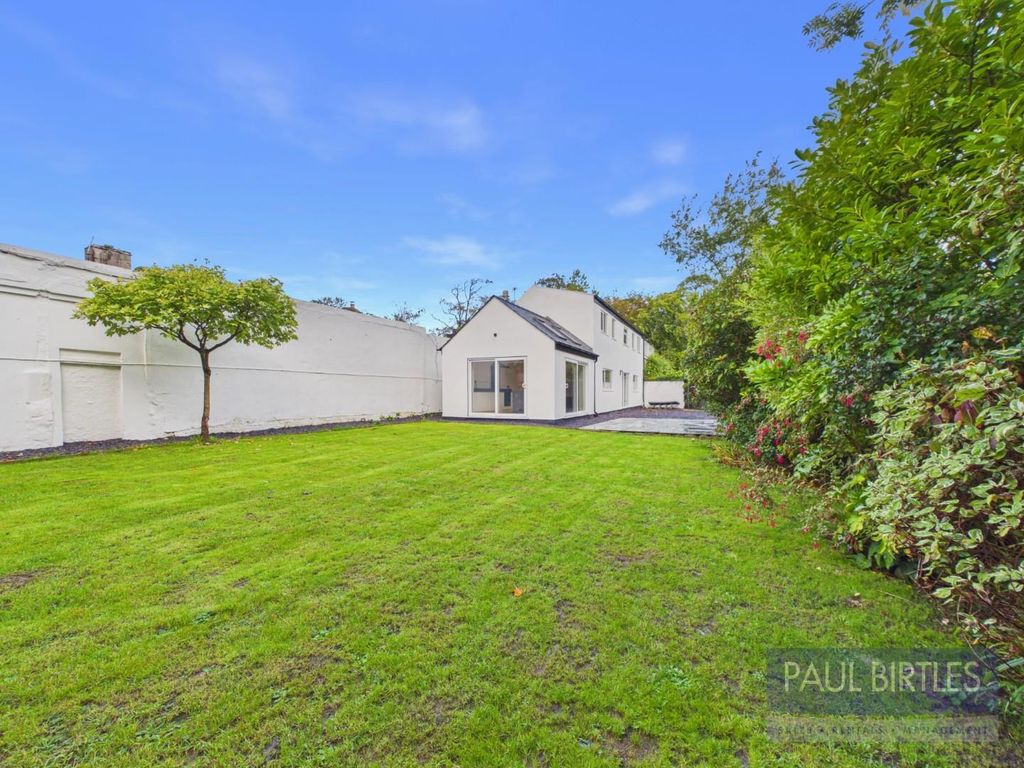 Property photo 2 of 32 Cam04378G0-Pr0438-Still055.Jpg