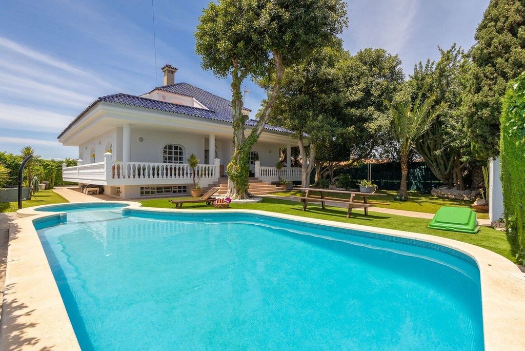 Property photo 2 of 50