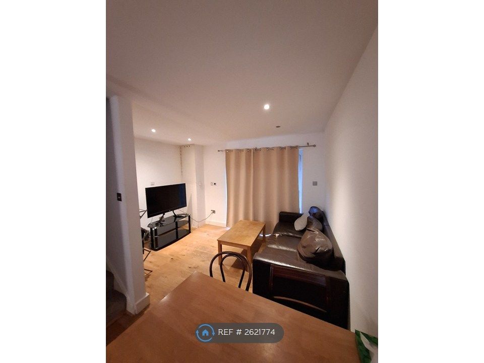 Property photo 2 of 10 Living Room