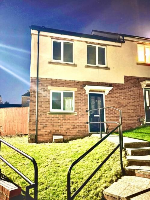 Property photo 1 of 12 Approach