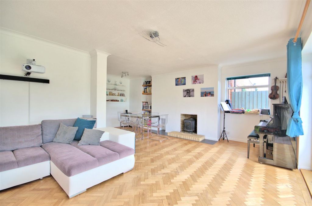 Property photo 2 of 19