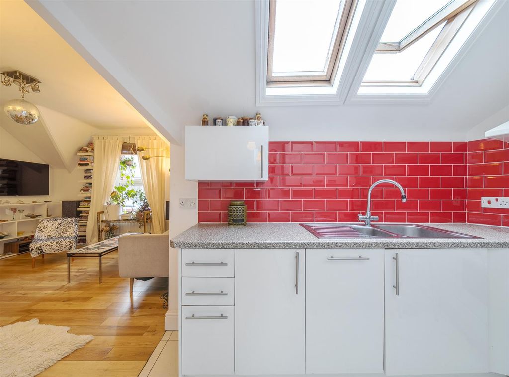 Property photo 3 of 13 19513803 (4).Jpg